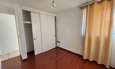 Casa sólida e independiente de un piso en condominio en Quillota