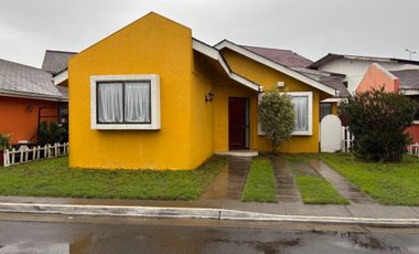 Casa sólida e independiente de un piso en condominio en Quillota