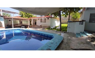 CASA EN VENTA CON VISTA AL LAGO 