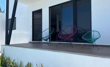 CASA EN VENTA CON VISTA AL LAGO 