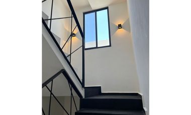 CASA EN VENTA CON VISTA AL LAGO 