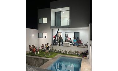 CASA EN VENTA CON VISTA AL LAGO 