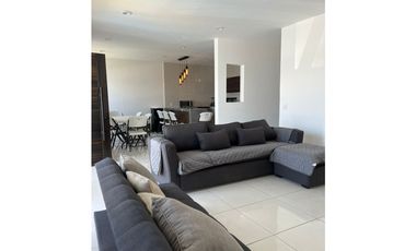CASA EN VENTA CON VISTA AL LAGO 