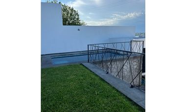 CASA EN VENTA CON VISTA AL LAGO 