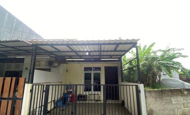 Rumah SHM Strategis dekat Bintaro Jaya Xchange Mall Siap KPR J-39784