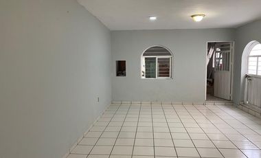 CASA EN VENTA EN EL OJOCALIENTE