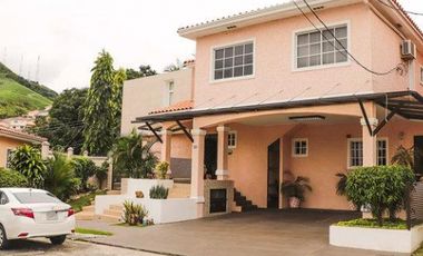 Se Vende Casa en Altos de Panamá, Remodelada B/.765,000