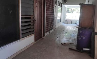 Rumah usaha Teuku Umar Hadap timur Pln 4400w, Strategis