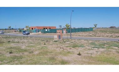 LOTE EN EL CANTON EN PUERTOS, RIBERAS CON FINANCIACION