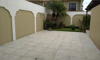DE OPORTUNIDAD VENTA EN PARQUES DEL RIO - SAMBORONDON