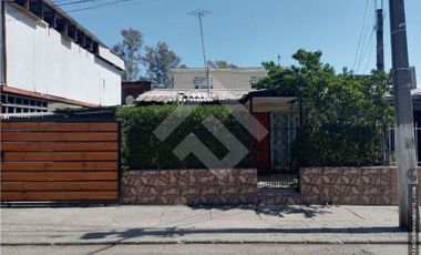Casa en Venta en Cadete Martínez / Ismael Tocornal
