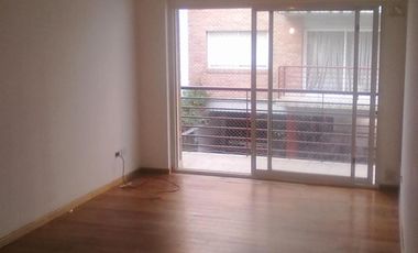 EXCELENTE DEPARTAMENTO DE 2 AMB. CON COCHERA EN SAN ISIDRO. DIEGO PALMA 444