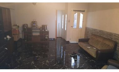 Espectacular Casa Lote propio 9x21 Mts.3 amb.amplios-Garaje-2 Patios-2 Baños-Terraza-Muy luminosa-Impecable estado