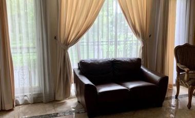 Disewakan Rumah Fountainblue Bsd City Lokasi Nyaman Strategis Dilengkapi Clubhouse Bagus