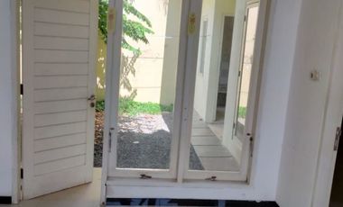 Disewakan Rumah Lokasi Strategis di Pantai Mentari Surabaya