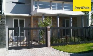 Disewakan Rumah Lokasi Strategis di Pantai Mentari Surabaya