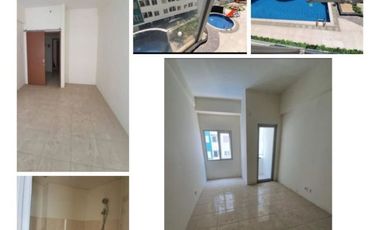 Apartemen dijual di Jawa Timur, Jombang - Parkir mobil