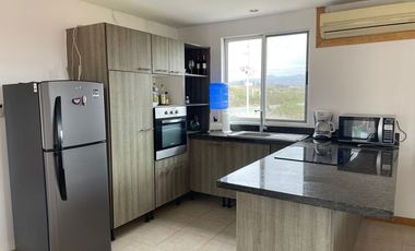 Puerto Cayo: Se Vende Casa en Zona Rural y Cerca del Mar en Puerto Cayo