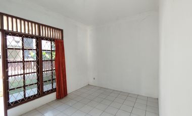 Rumah SHM 4 Kamar 15 Menit ke Gerbang Tol Bogor Hadap Utara J-45041