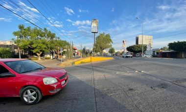 LOCAL BLVD. A.L.M. ORIENTE ESQUINA PASEO DEL BAJIO, propio Restaurant / Terraza