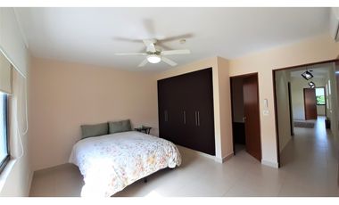Vendo amplia Casa de 4 recámaras en River Valley!!