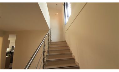 Vendo amplia Casa de 4 recámaras en River Valley!!