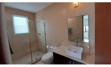 Vendo amplia Casa de 4 recámaras en River Valley!!