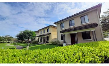 Vendo amplia Casa de 4 recámaras en River Valley!!