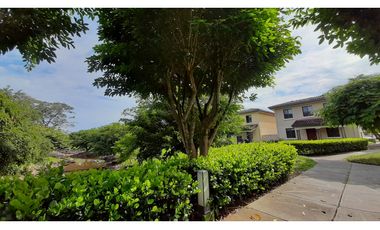 Vendo amplia Casa de 4 recámaras en River Valley!!