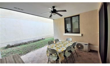 Vendo amplia Casa de 4 recámaras en River Valley!!