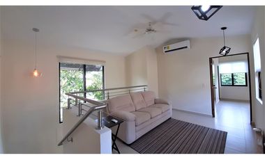 Vendo amplia Casa de 4 recámaras en River Valley!!