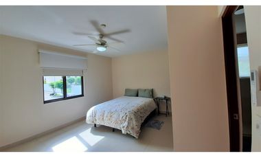 Vendo amplia Casa de 4 recámaras en River Valley!!