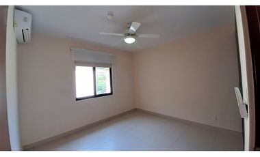 Vendo amplia Casa de 4 recámaras en River Valley!!