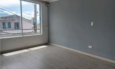Casa para la venta en Castilla, tercer piso, reformada.
