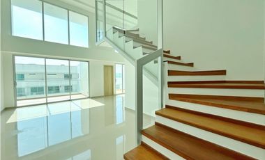 Se arrienda apartamento duplex sin muebles en Marbella cartagena !