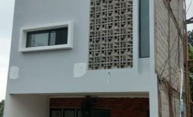 Rumah Villa Resort Minimalis Modern, one gate sistem : Bandung