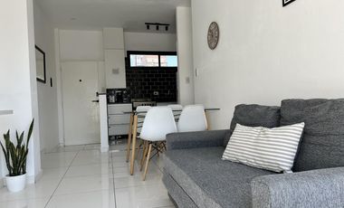 Departamento de un dormitorio reciclado con terraza exclusiva