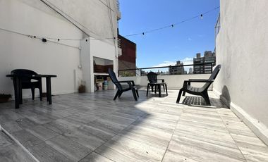 Departamento de un dormitorio reciclado con terraza exclusiva