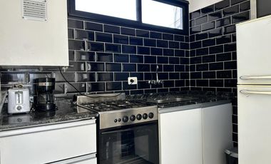 Departamento de un dormitorio reciclado con terraza exclusiva