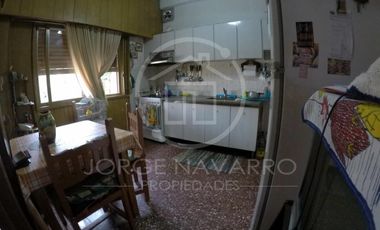 Muy Buena Casa Sobre Lote de 9.16x27.37 - Witcomb 1600 - Villa Ballester