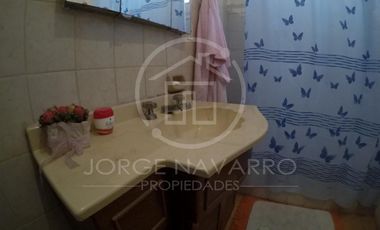 Muy Buena Casa Sobre Lote de 9.16x27.37 - Witcomb 1600 - Villa Ballester