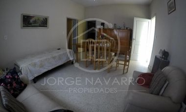 Muy Buena Casa Sobre Lote de 9.16x27.37 - Witcomb 1600 - Villa Ballester