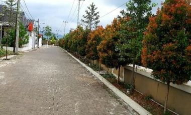 Rumah Megah 2Lantai Cisaranten Arcamanik dekat Antapani Tanah Luas 4 Kamar Tidur