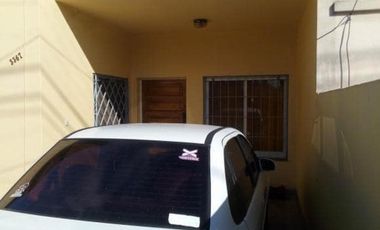 VENTA -  CASA DE 3 AMBIENTES - SAN JUSTO
