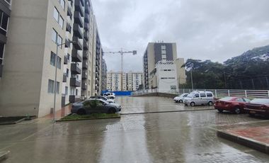 apartamento en arriendo en reserva las mercedes mz 2 piso 10. Cod A14130