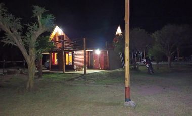 Complejo De Cabañas. Ideal Inversor Con Deseo De Vivir Rodeado De Naturaleza. Excelente Renta