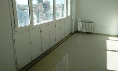 En Venta Piso de oficinas 170mts2  Av. Argentina