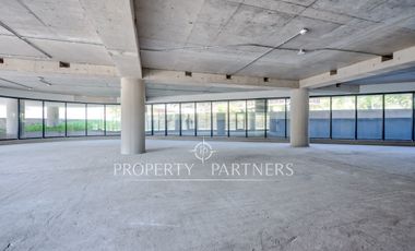 Espectacular edificio nuevo en Santa Maria de Manquehue (UF1 x mt2)