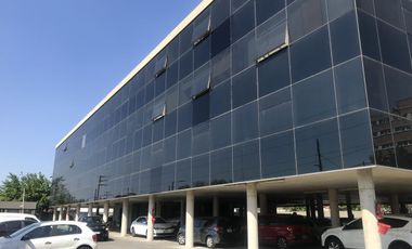 Lencke Vende - Excelente oficina c/4 cocheras, se recibe bien en parte de pago