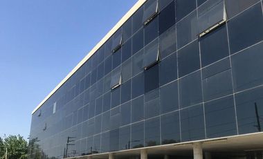 Lencke Vende - Excelente oficina c/4 cocheras, se recibe bien en parte de pago